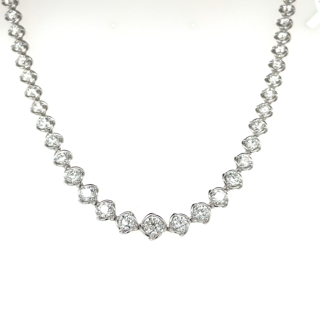 Lady's White 18 Karat Necklace with Diamonds
